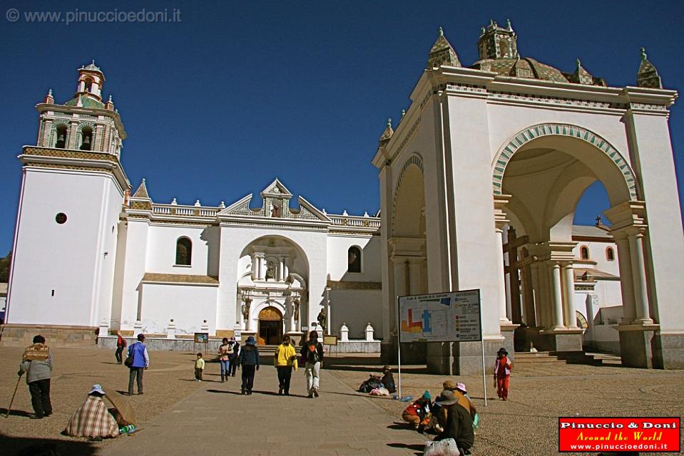 BOLIVIA - Cattedrale di Copacabana - 3.jpg